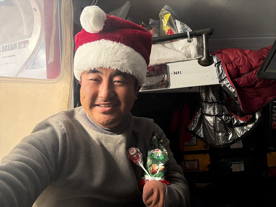 Jingkun Xu prêt à passer Noël au milieu de l'océan.
