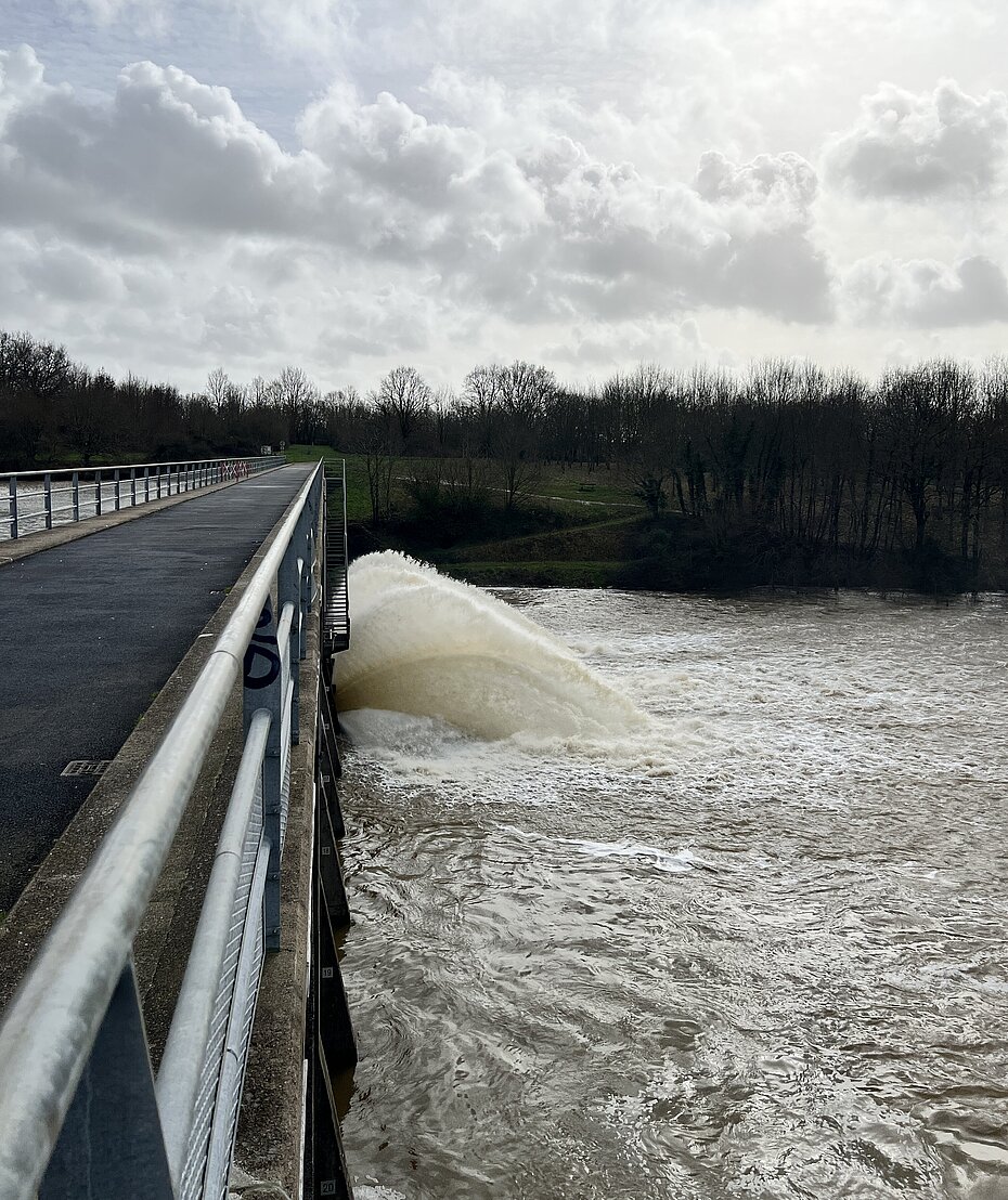 Un lâcher au barrage de Moulin Papon, à La Roche-sur-Yon Un lâcher au barrage de Moulin Papon, à La Roche-sur-Yon