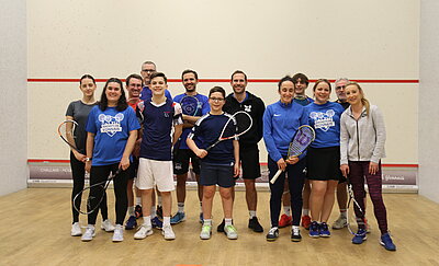 Plusieurs membres du club du Racketlon Yonnais pendant leur entrainement