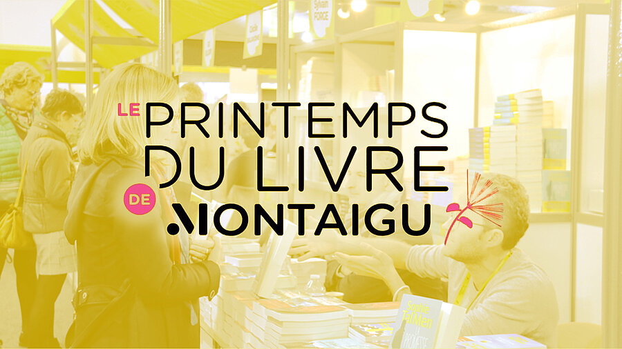 Printemps du livre: le franc succès de l'édition 2023 en chiffres Visuel de l'article "Printemps du livre: le franc succès de l'édition 2023 en chiffres", montrant le logo du salon au-dessus d'un auteur parlant avec un visiteur du salon.