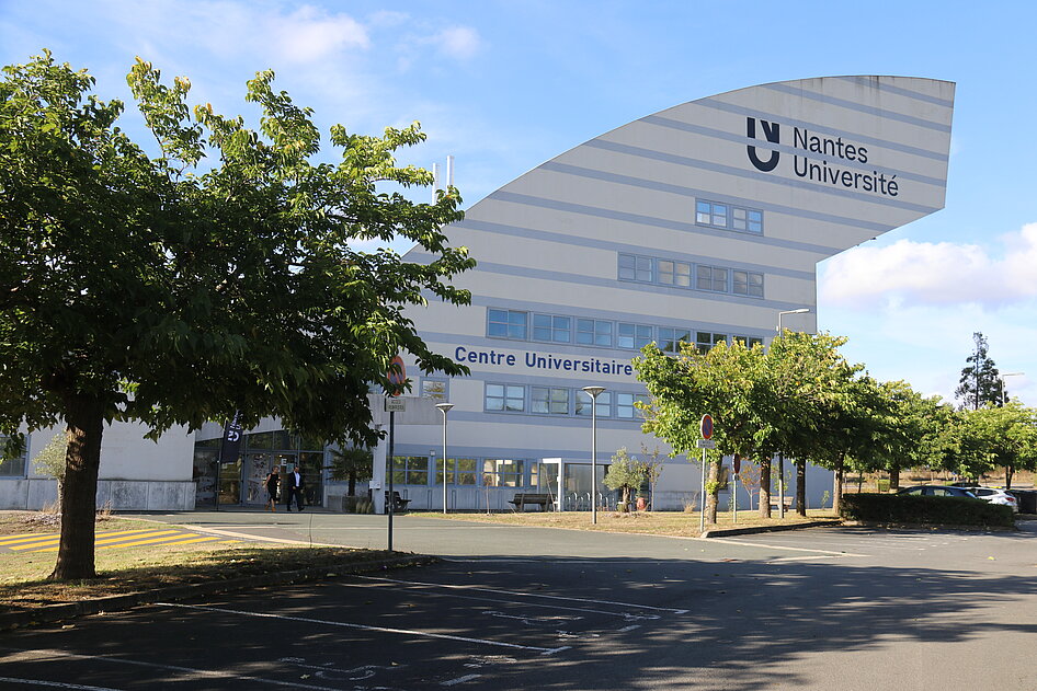 Le campus universitaire de Nantes Université de La Roche-sur-Yon Le campus universitaire de Nantes Université de La Roche-sur-Yon