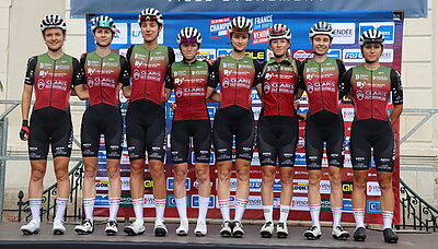 La présentation de l'équipe lors des championnats de France de cyclisme sur route aux Herbiers