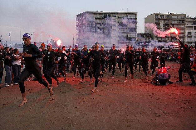 Le départ de l'Ironman 70.3 en 2024