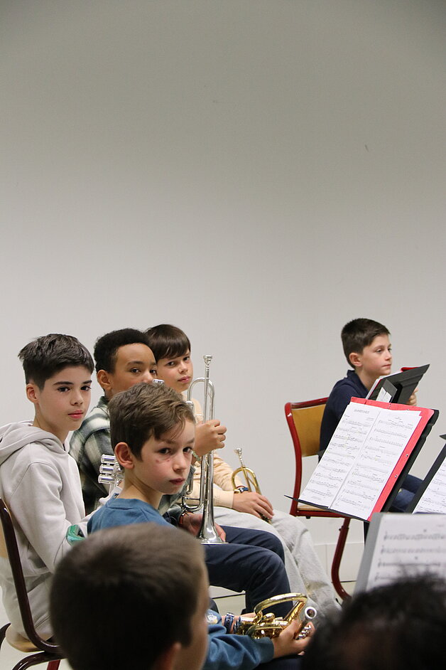 Samuel et Aubin, élèves des conservatoires et des écoles de musque du Département.