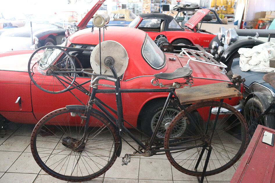 Un vélo de rémouleur qui séduit les visiteurs Un vélo de rémouleur qui séduit les visiteurs