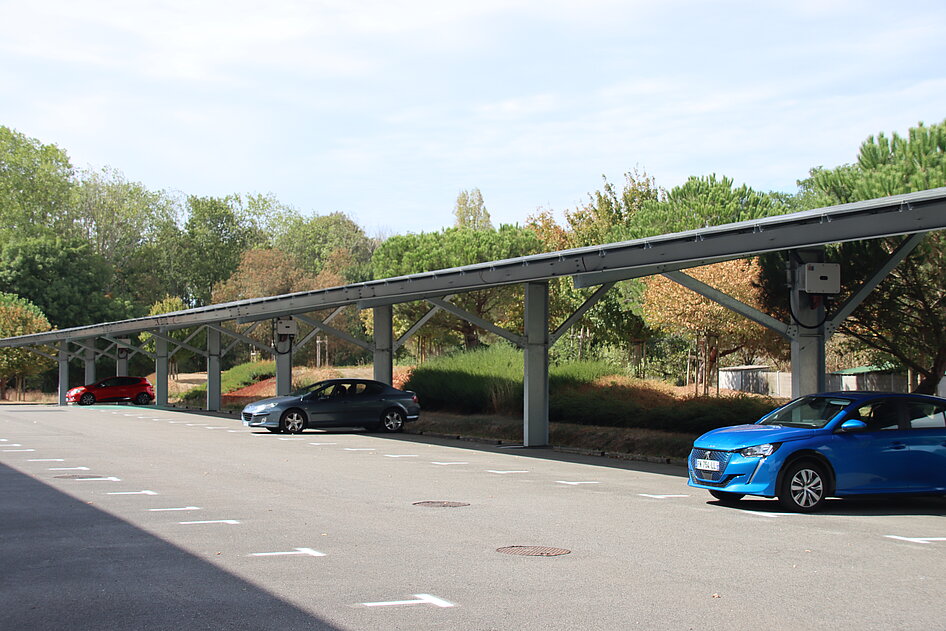 Ombrière photovoltaïque au collège Georges-Clemenceau à Essarts-en-Bocage