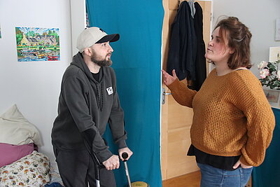 À Fontenay-le-Comte, Charlotte, infirmière de coordination rend visite à Dorian, un patient suivi par l’HAD. À Fontenay-le-Comte, Charlotte, infirmière de coordination rend visite à Dorian, un patient suivi par l’HAD.