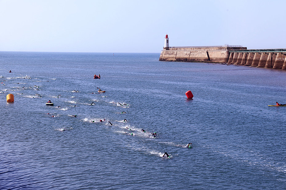 La natation dans le chenal du Vendée Globe